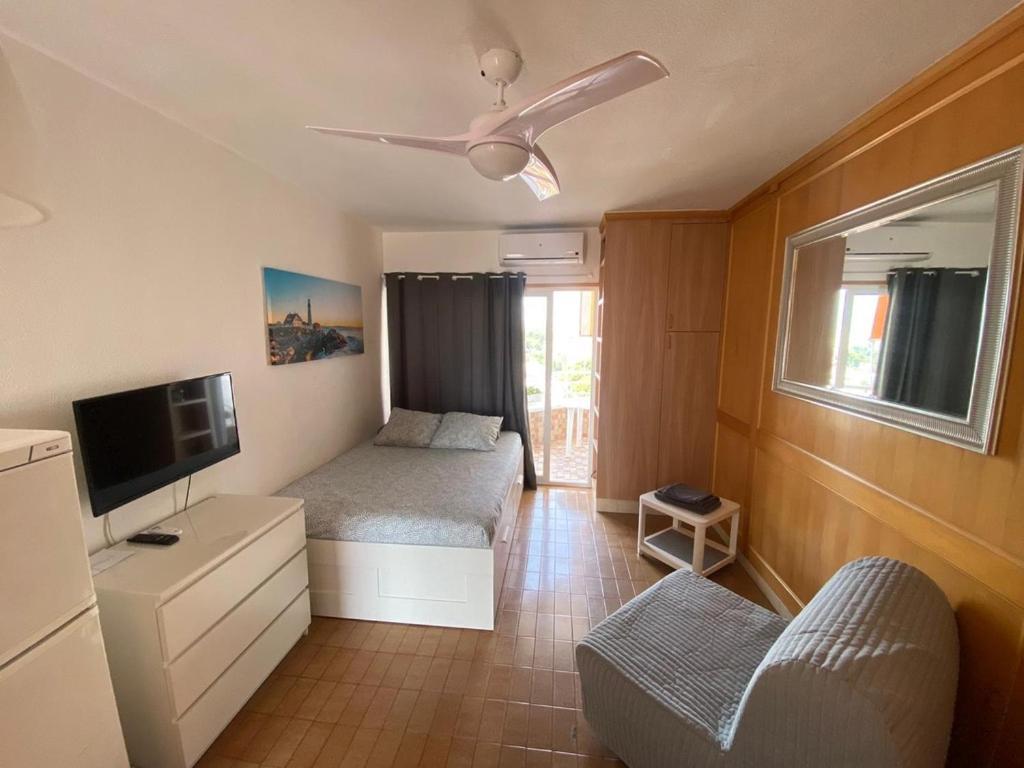 Cozy Studio Whit Good Views Apartament